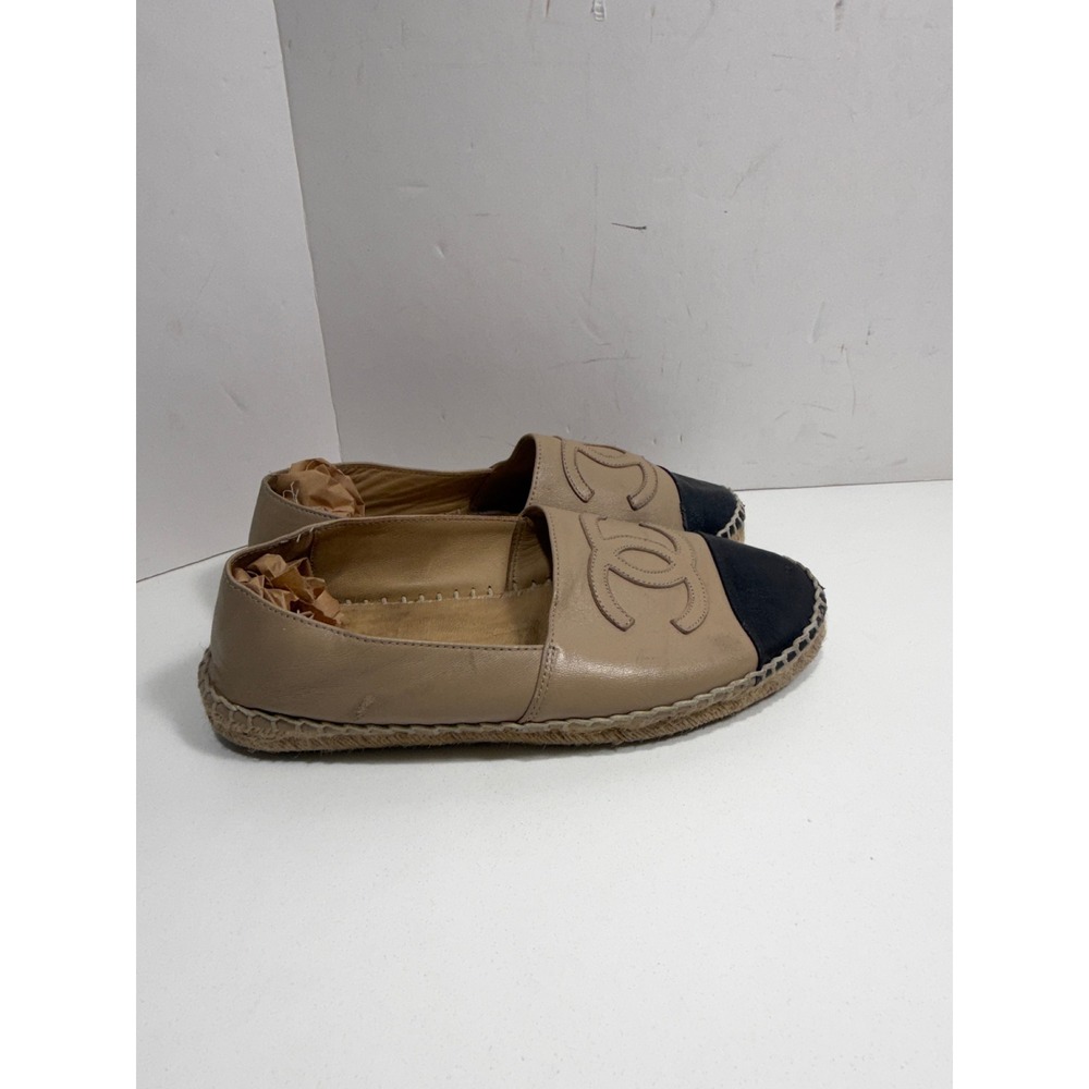Chanel Lambskin Leather CC Logo Espadrille Flats 38/8 Beige Black Cap Toe SlipOn - Picture 4 of 12
